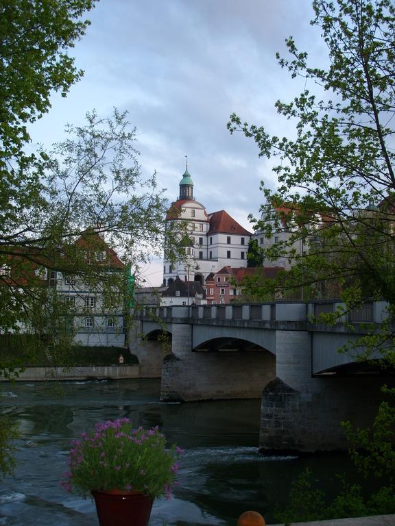 Hotel Am Fluss Neuburg an Der Donau Ngoại thất bức ảnh