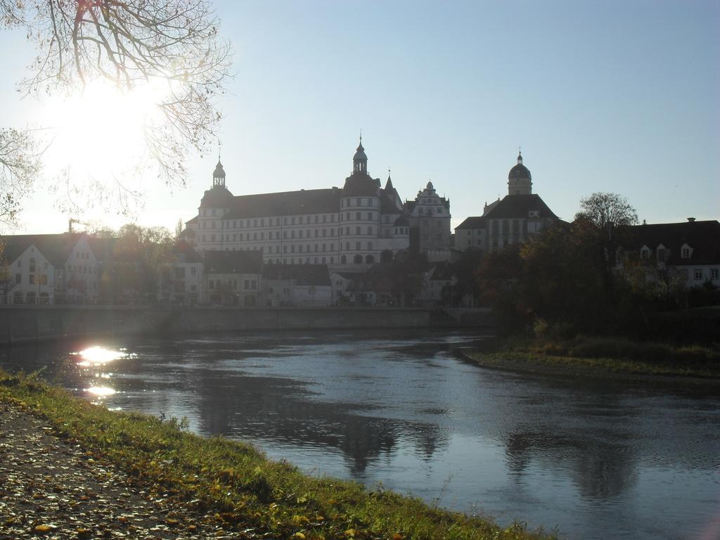 Hotel Am Fluss Neuburg an Der Donau Ngoại thất bức ảnh